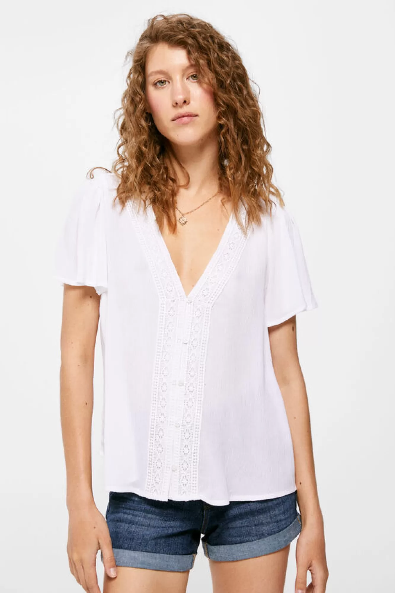 * Blusa Decote Crochet