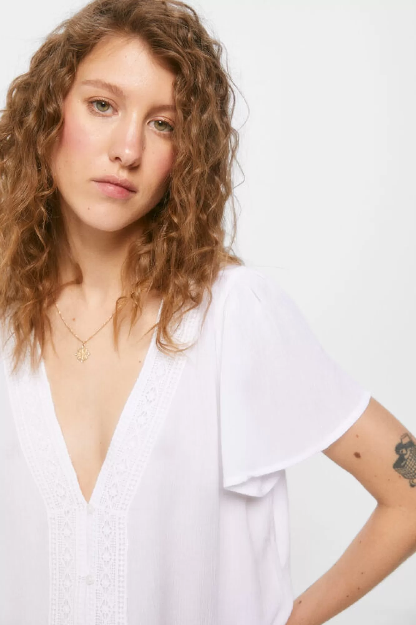 * Blusa Decote Crochet