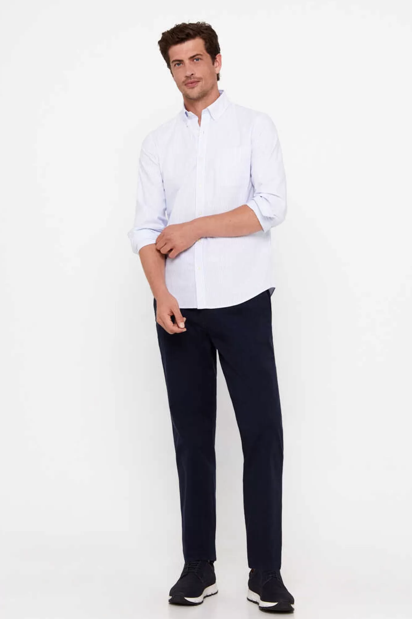 Cortefiel Calças Chino Leves Classic Fit