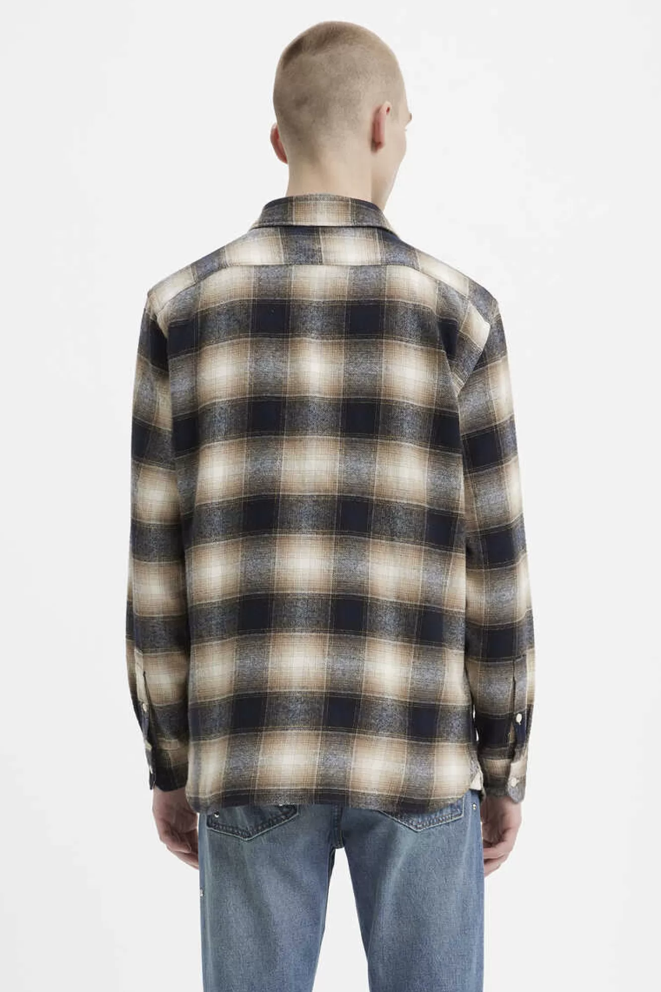 * Camisa ®