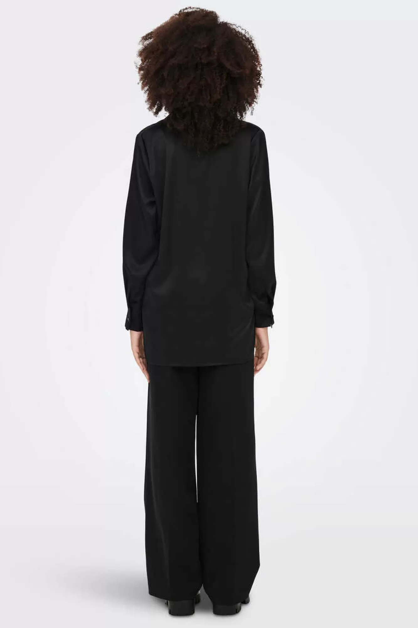 Only Camisa Acetinada Oversized
