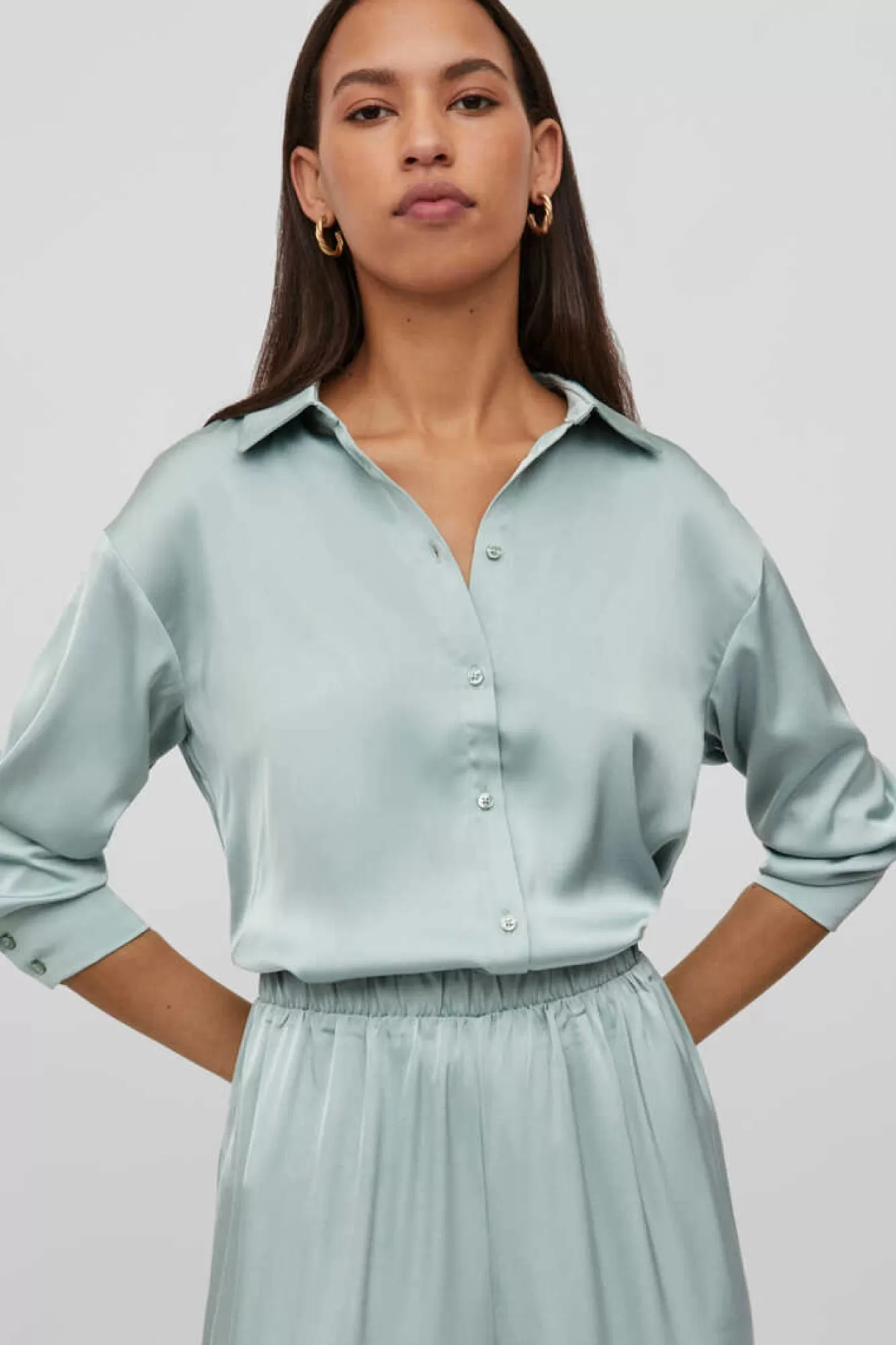 Vila Camisa Acetinada Total Look