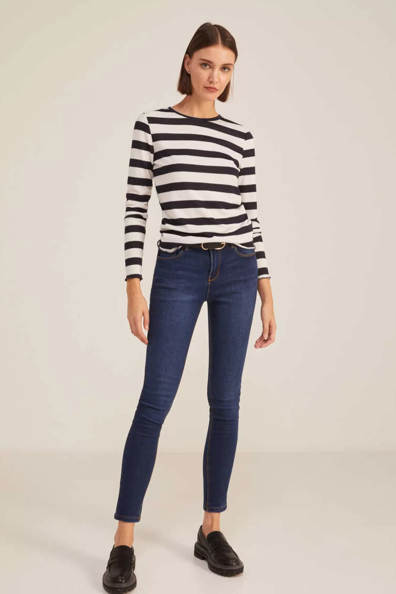 * Jeans Slim Lavagem Sustentavel