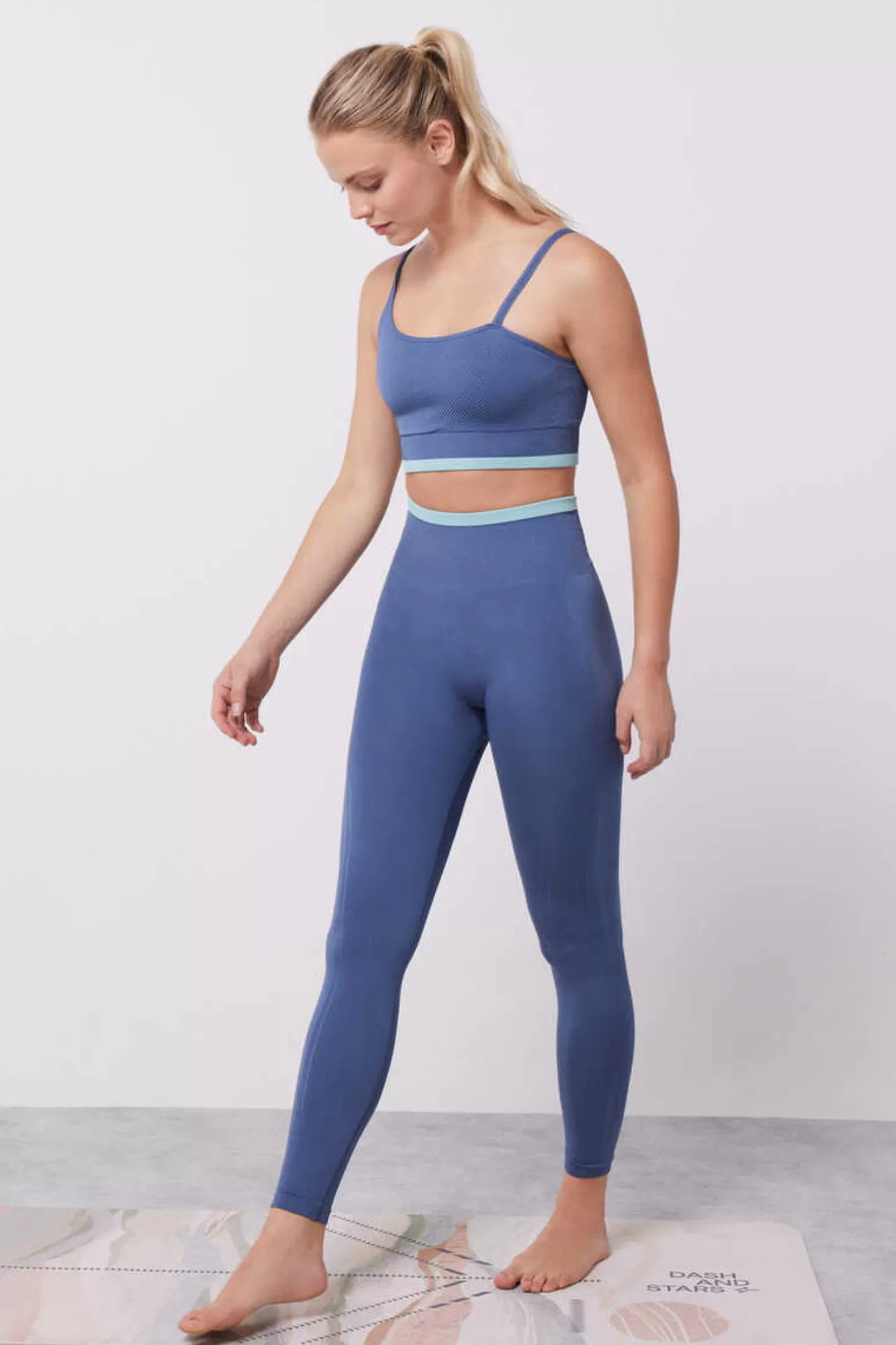 Dash and Stars Leggings Em Seamless Comfort