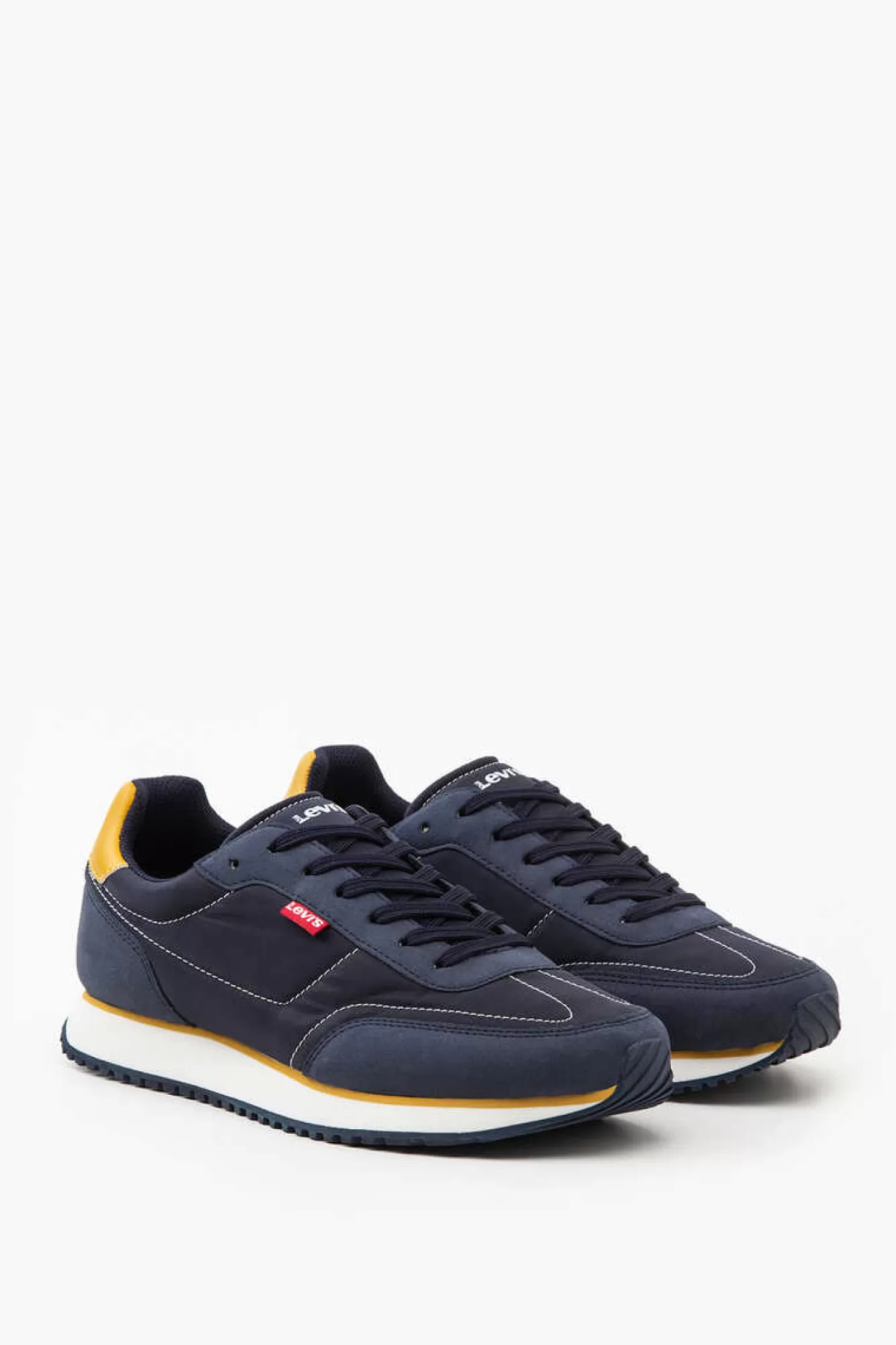 * Sneaker Stag Runner