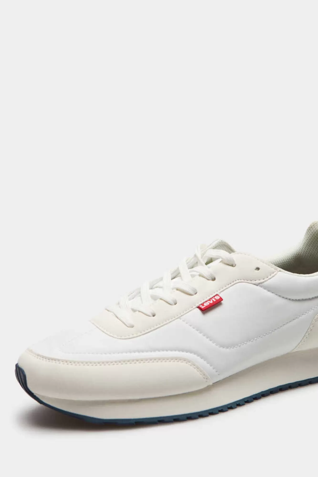 * Sneaker Stag Runner