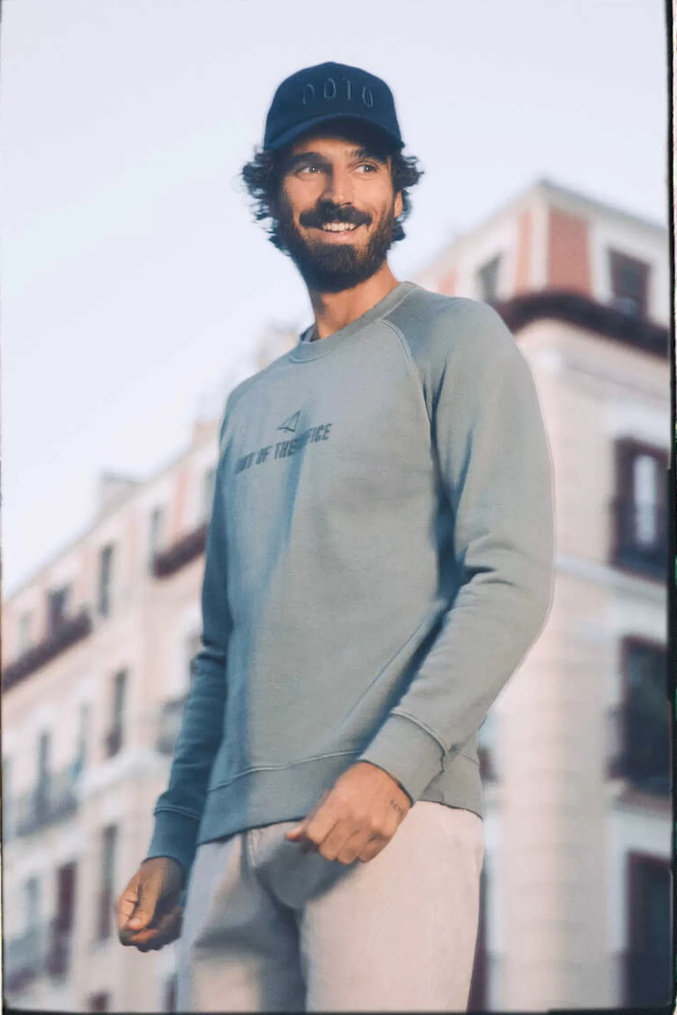 Ooto Sweatshirt Gola Redonda Com Logo Frontal
