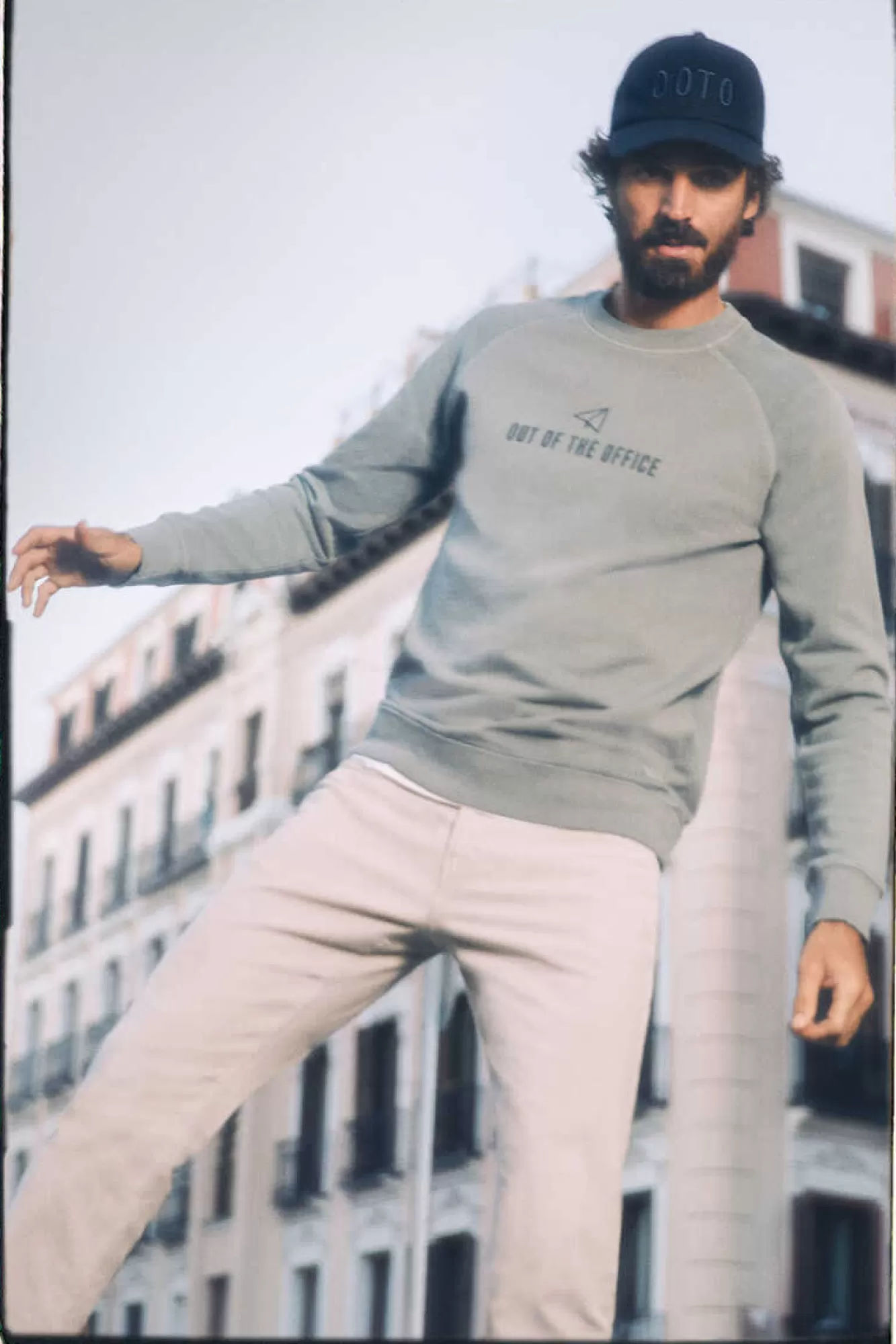 Ooto Sweatshirt Gola Redonda Com Logo Frontal