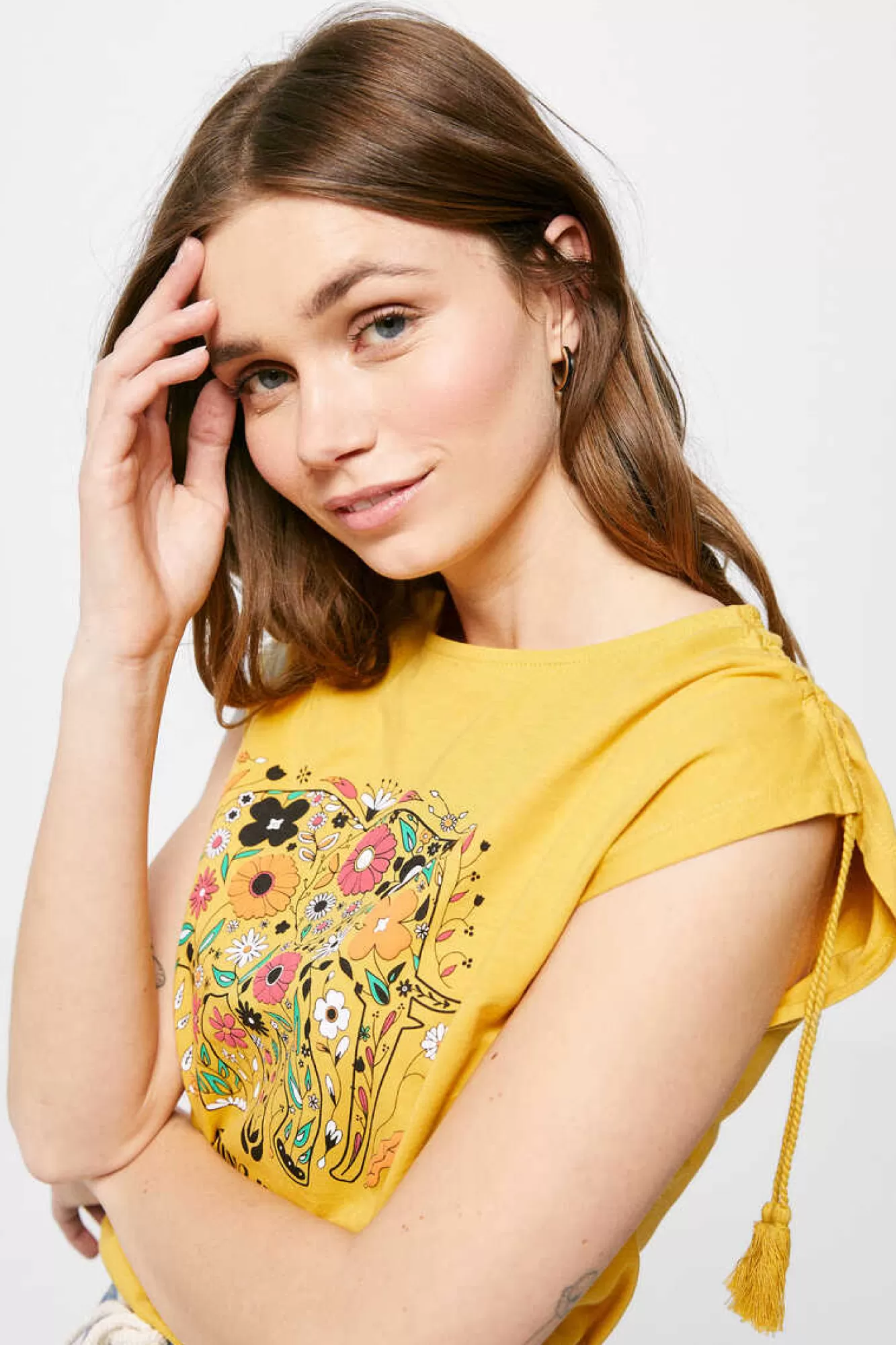 * T-Shirt Franzidos Ombros Cordao