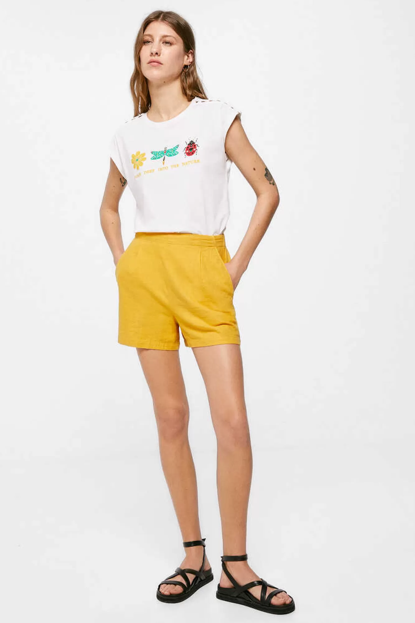 * T-Shirt Grafica Crochet Ombro