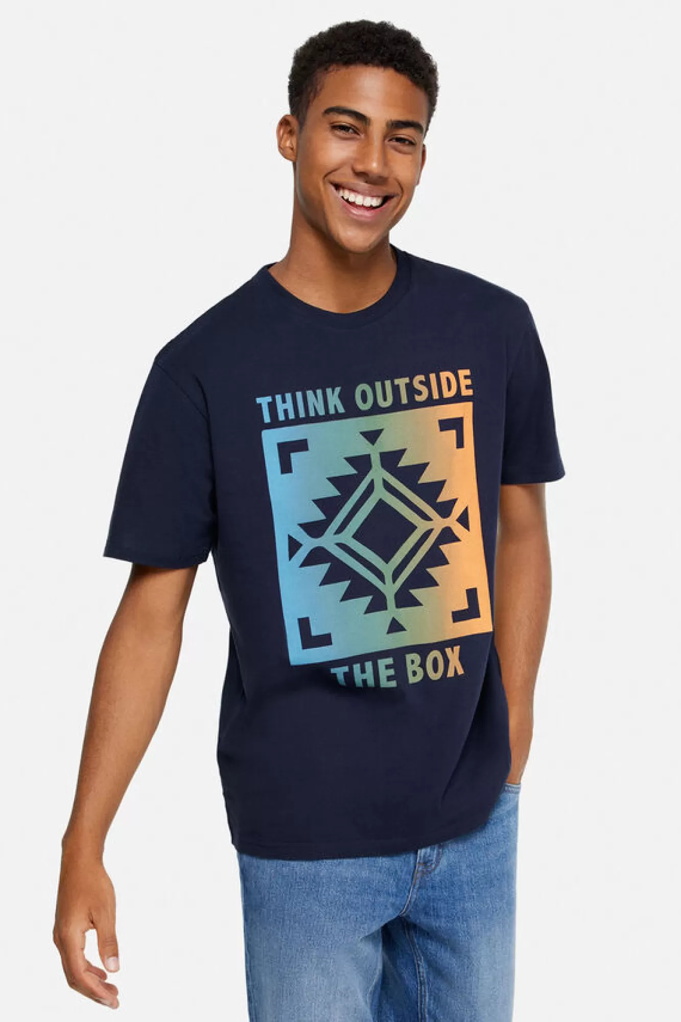* T-Shirt Outside The Box