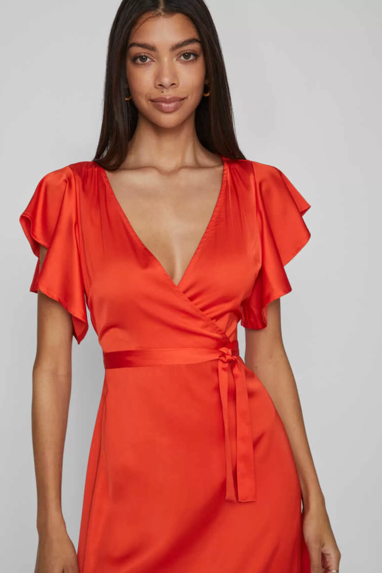Vila Vestido Acetinado Envolvente