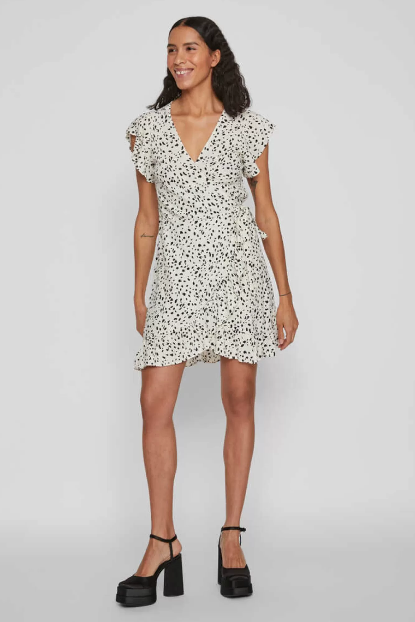 Vila Vestido Curto Com Folhos