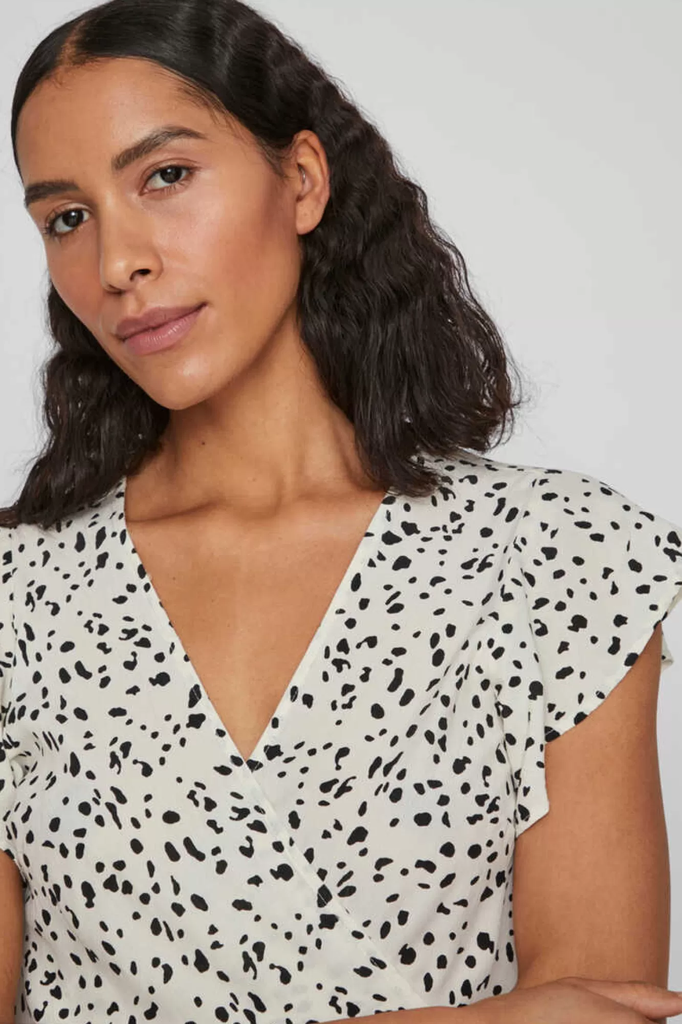Vila Vestido Curto Com Folhos