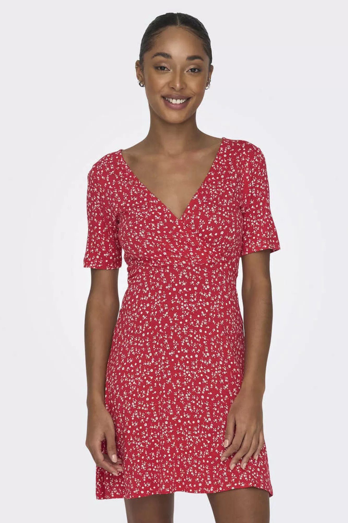 Only Vestido Curto Gola Em Bico