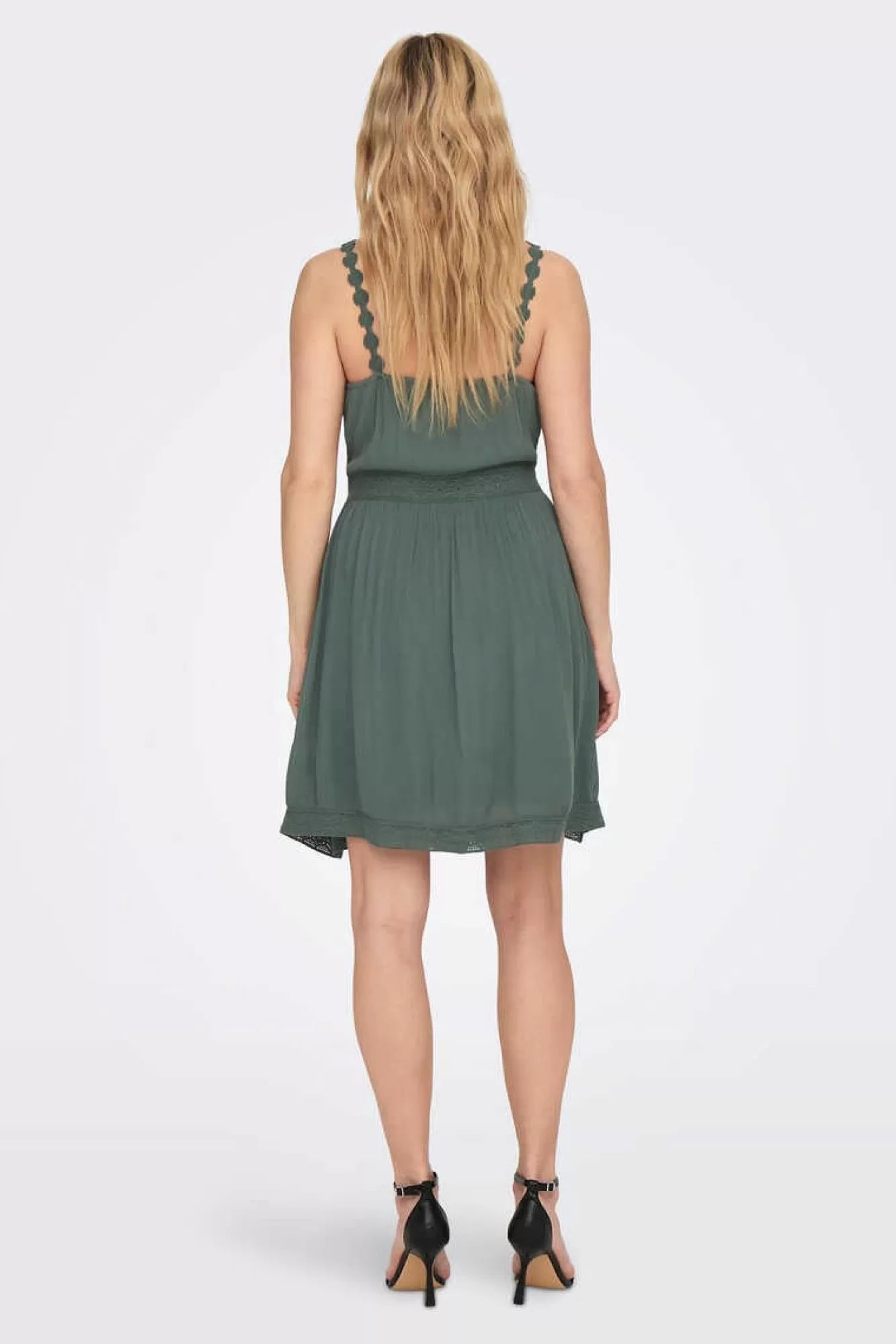 Only Vestido Curto Gola Em Bico