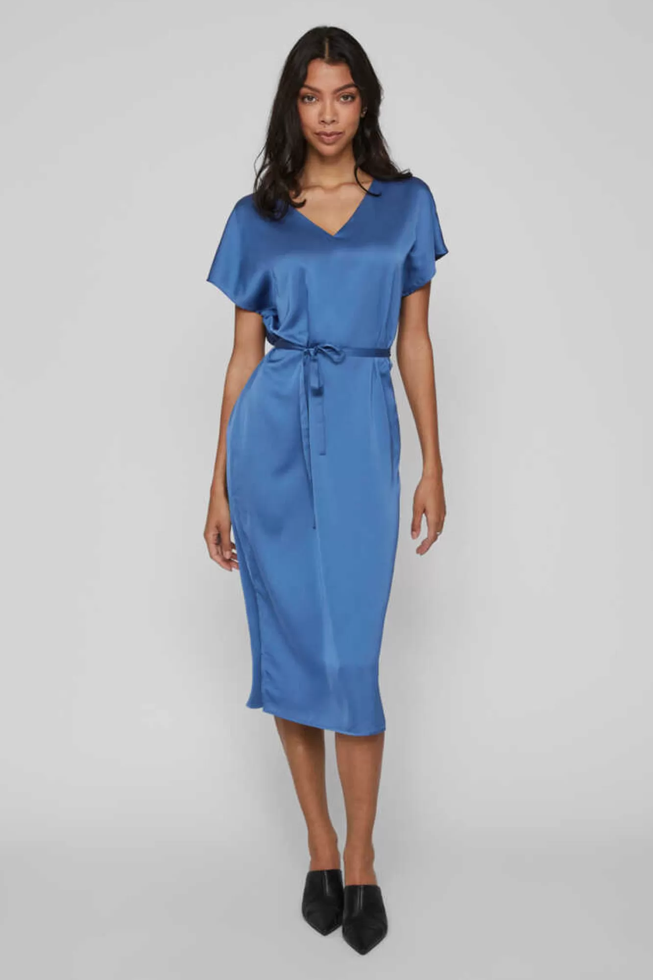 Vila Vestido Midi Acetinado De Manga Curta